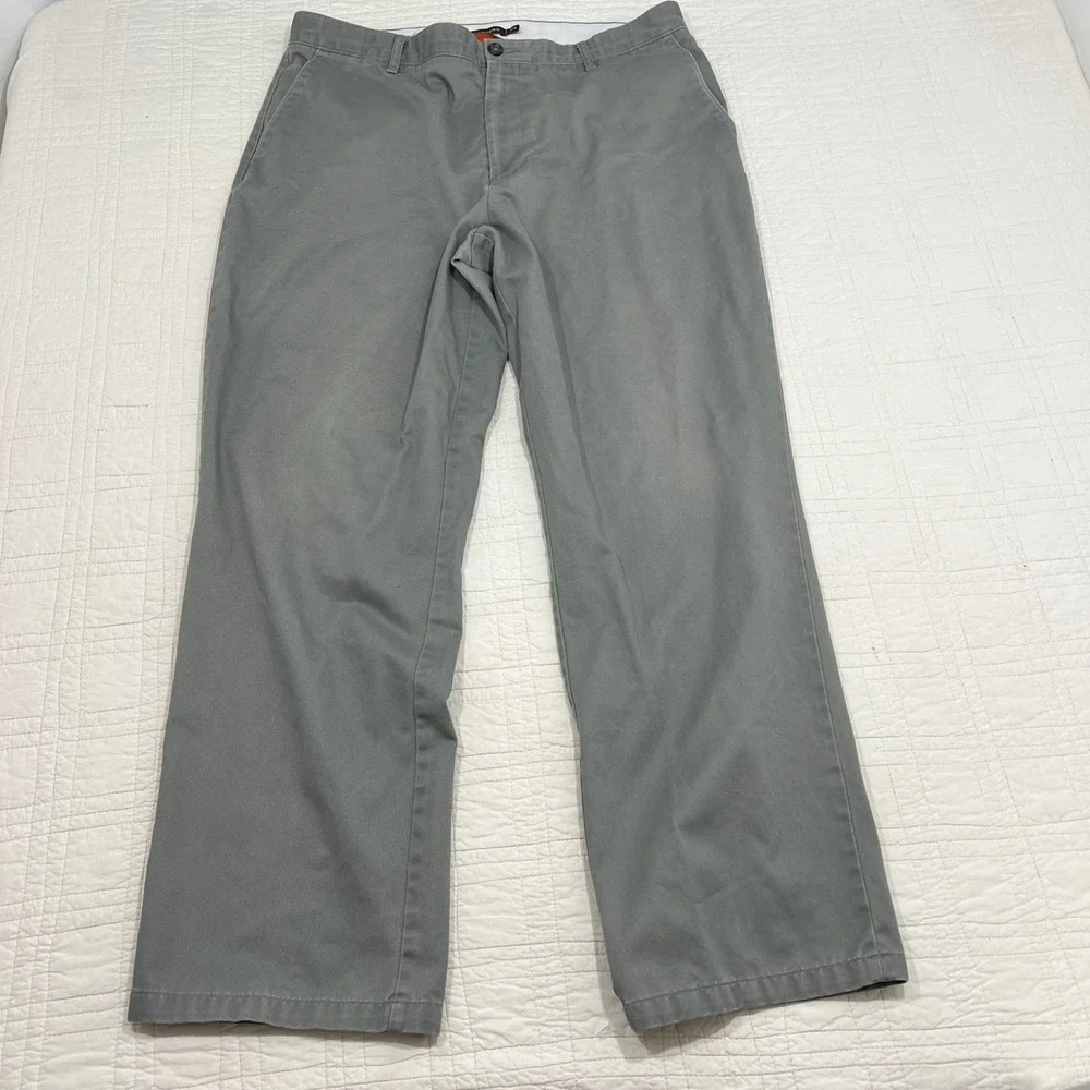 Dockers D3 Classic Fit Gray Chino Pants Mens 38x32* Flat Front Cotton *NOTE